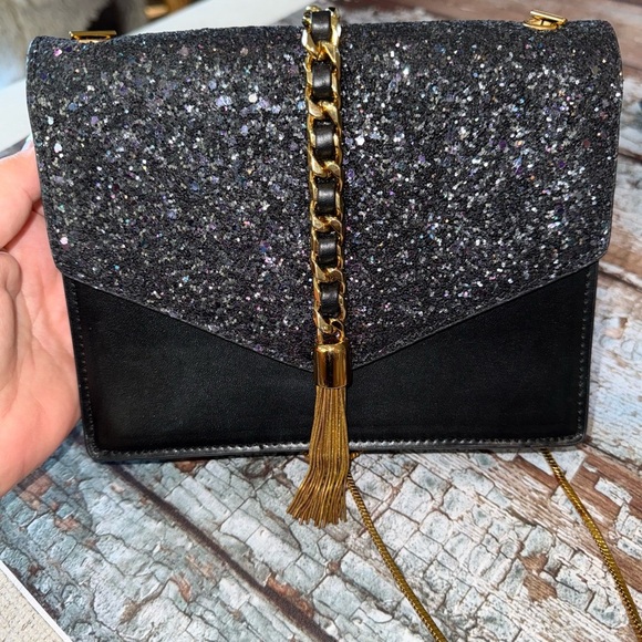 Beautiful Black and Gold Women's Evening Bag - Picture 4 of 8